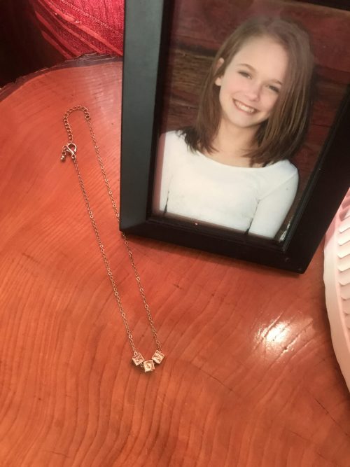 The MOM necklace